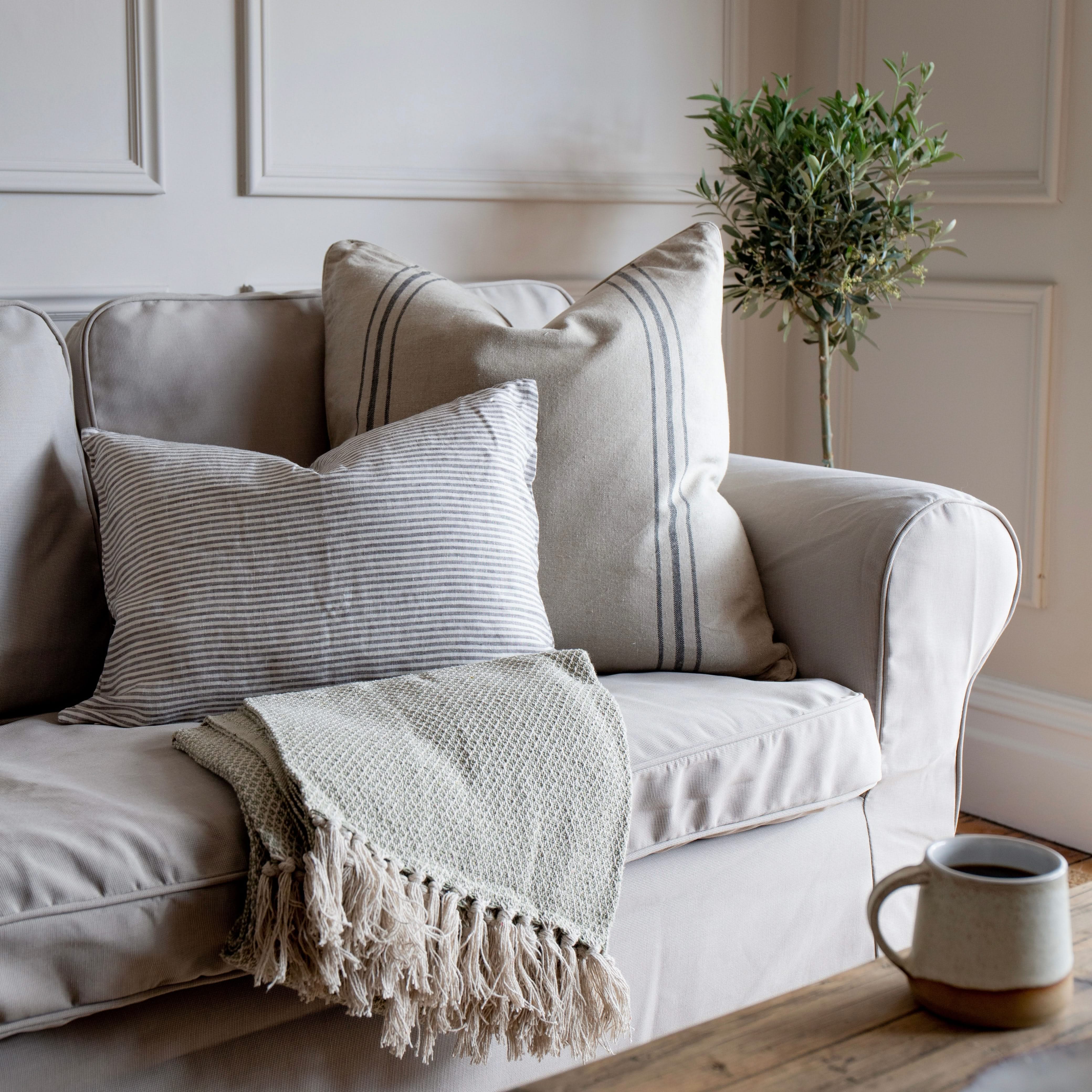 The Cotton Throw in Moss